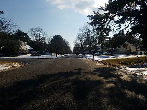 4th image of 46 Crooked Pine Dr