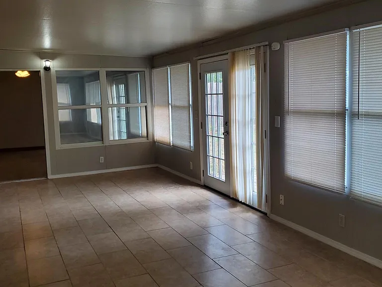 2608 N Hammond Ave — Photo 10