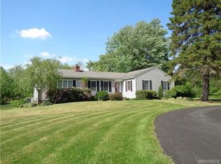 6211 Jacques Rd, Lockport, NY 14094