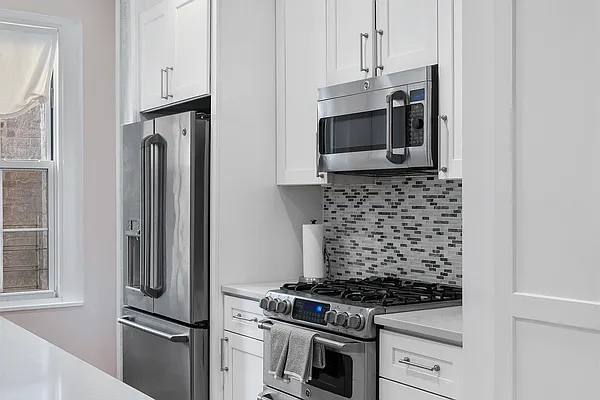 Sold by HomeLister Inc | media 2