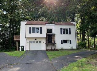 313 Back Ln, Newington, CT 06111