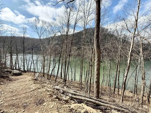 9 Brooklyn Way, Moatsville, WV 26405