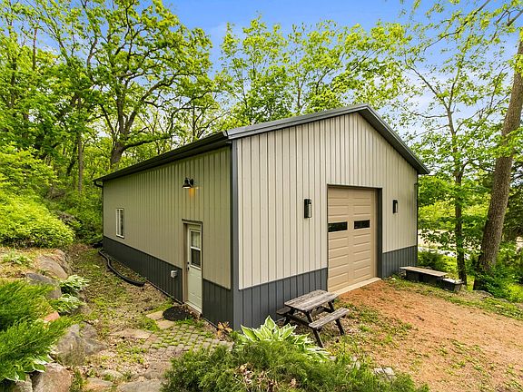 5th image of 1545 Burve Rd