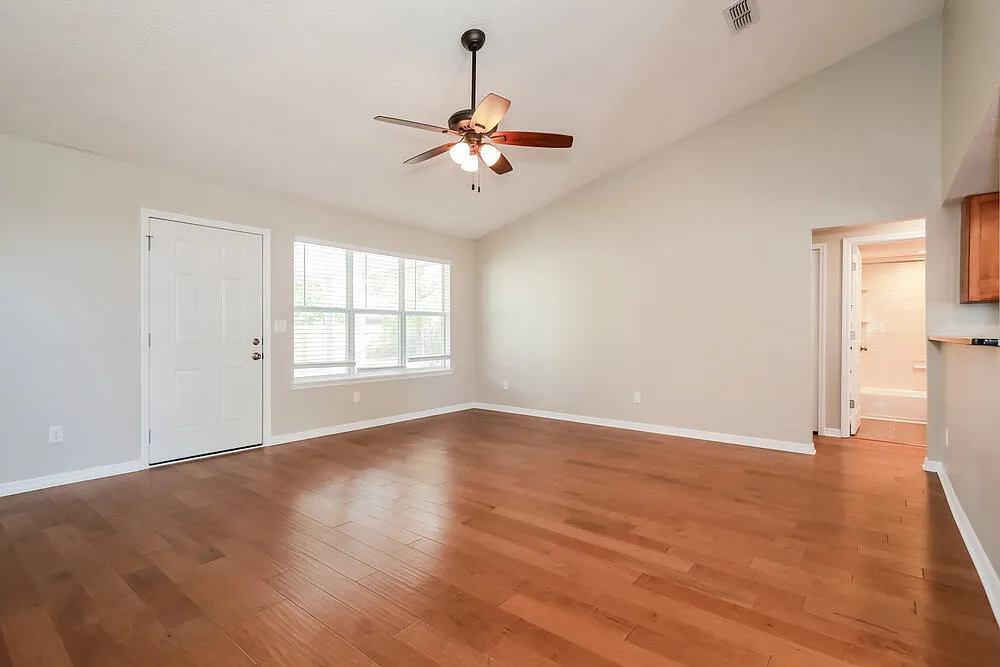 3 bed, 2.0 bath, 1478 sqft, $1,970 — Photo 4
