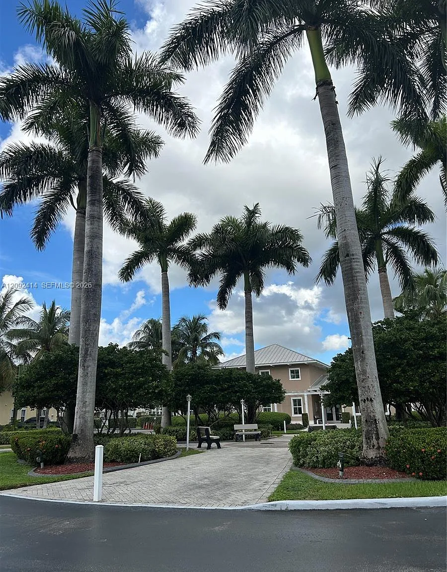 Reserve At Doral East — Photo 1