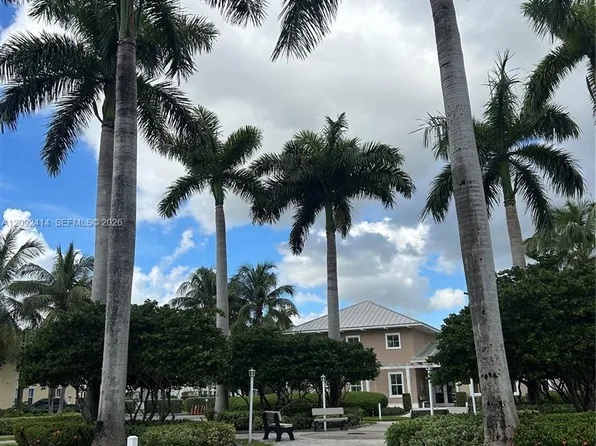 10735 NW 75th St, Doral, FL 33178