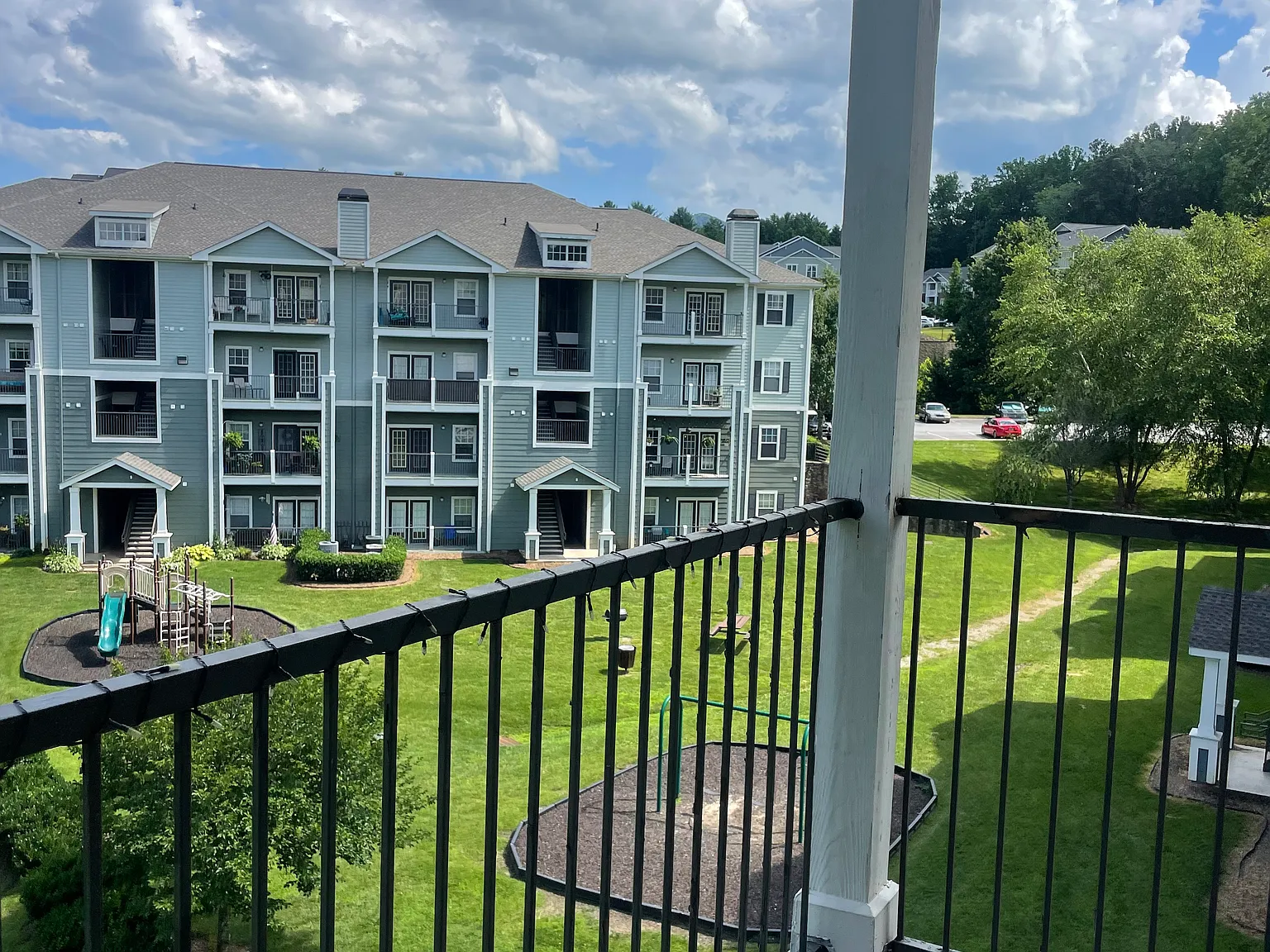 2 bed, 2.0 bath, 1049 sqft, $1,600 — Photo 4
