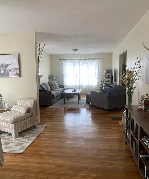 overview-dining room to living room