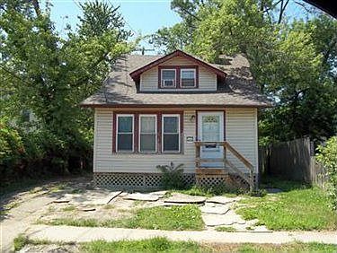 1st image of 814 E 131st St