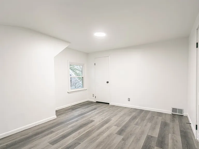 805 Landing Rd N — Photo 16