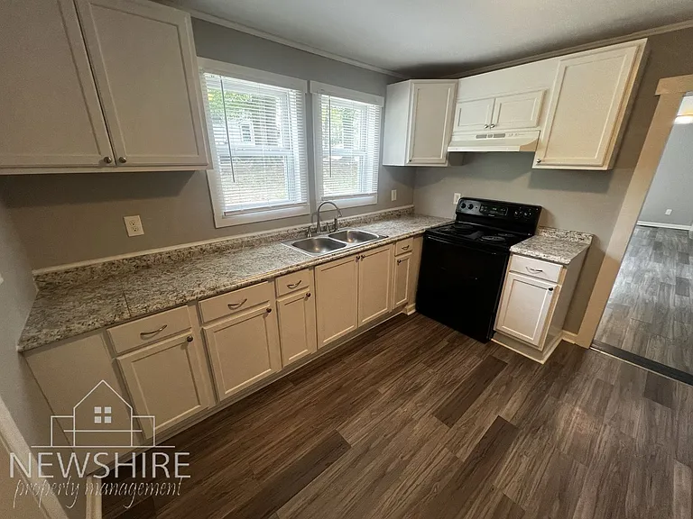 1576 Farley Avenue Ext — Photo 2