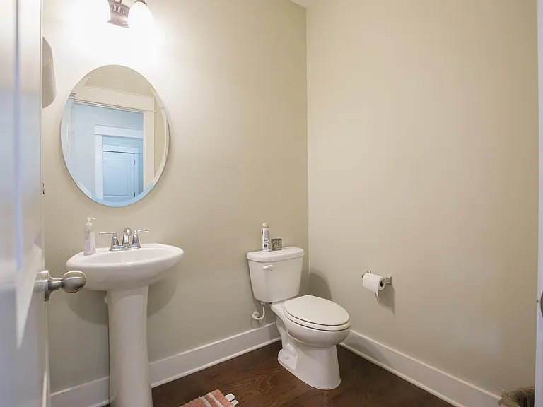 632 Newcomb St — Photo 45