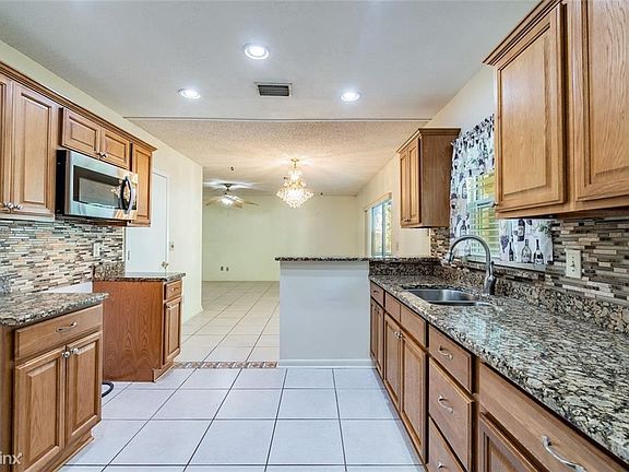 5th image of 5203 Dublin Pl