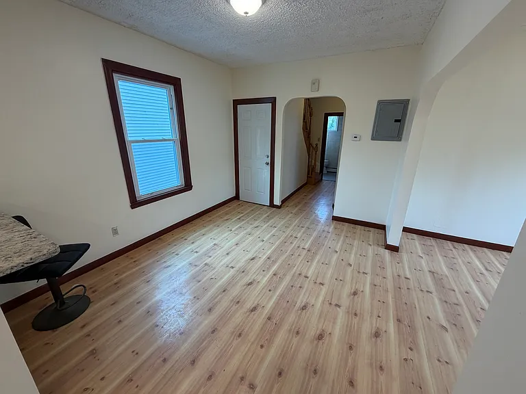 569 Main St #2R — Photo 23