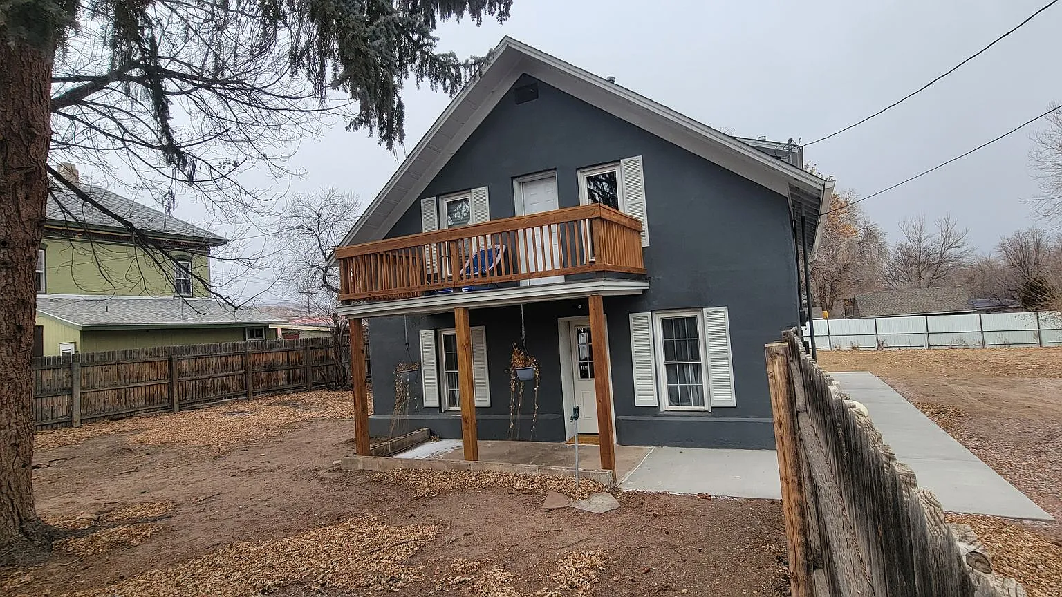 Large Home on private lot — Photo 4