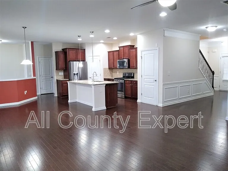 635 Glenish Ct — Photo 23