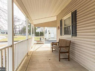 475 Hillview Rd — Photo 2