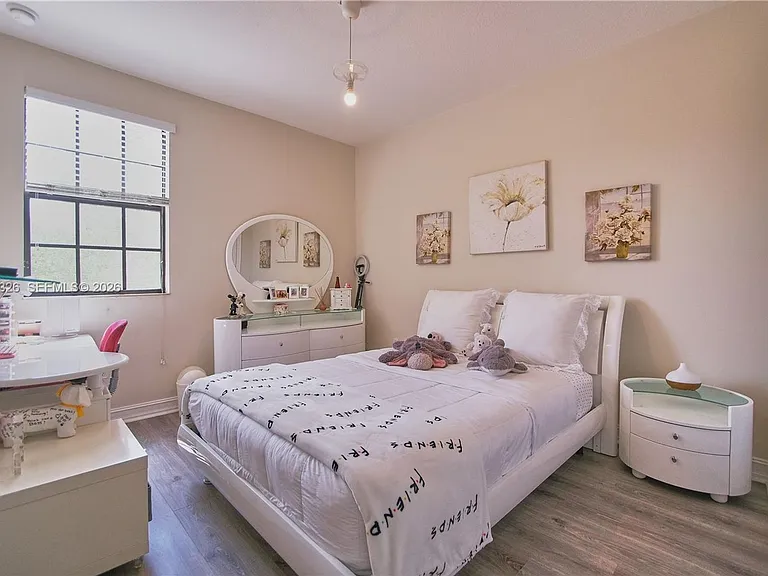 129 Riverwalk Cir E #129 — Photo 13