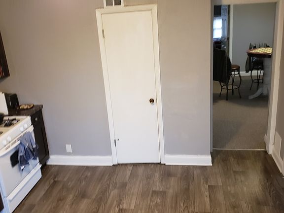 5th image of 137 4th Ave S APT 2