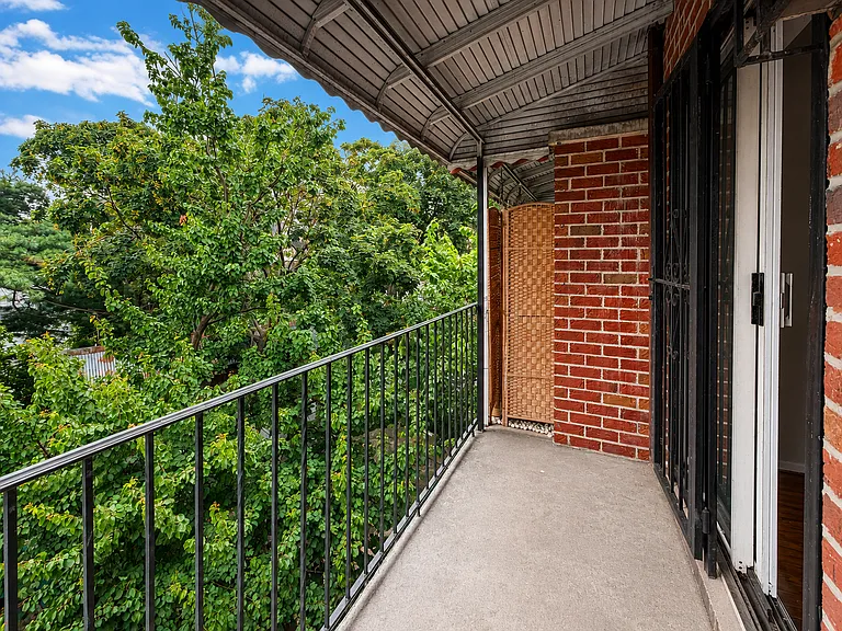 11-46 Welling Ct #3R — Photo 13