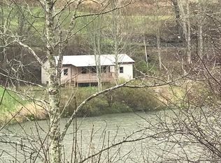 5295 Burkes Garden Rd, Tazewell, VA 24651