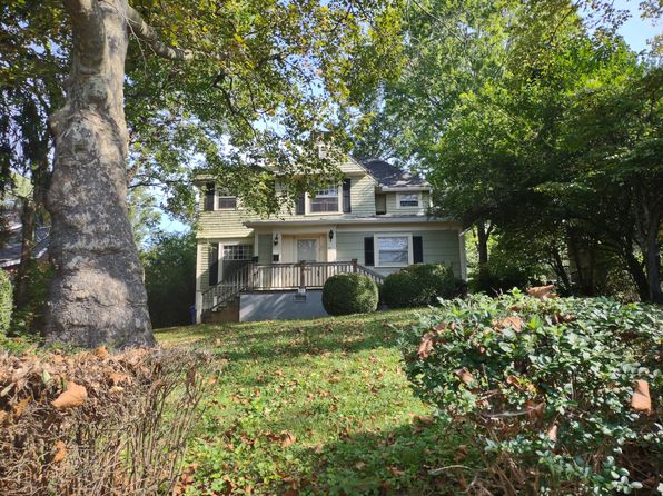 150 E Chestnut St #2