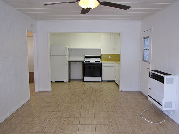 5th image of 110 30th St APT A
