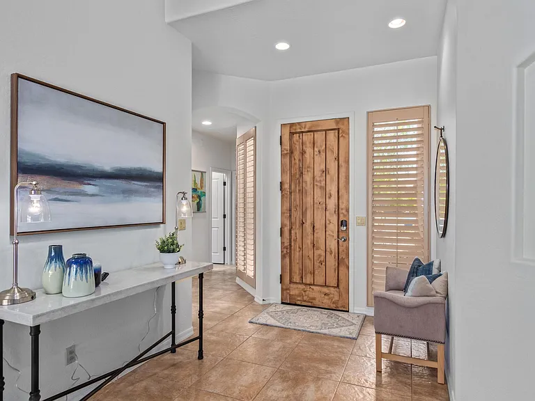 19014 E Eaglenest Dr — Photo 3