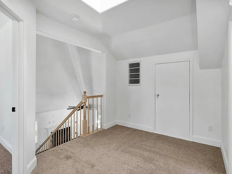3513 W Vartikian Ave — Photo 35
