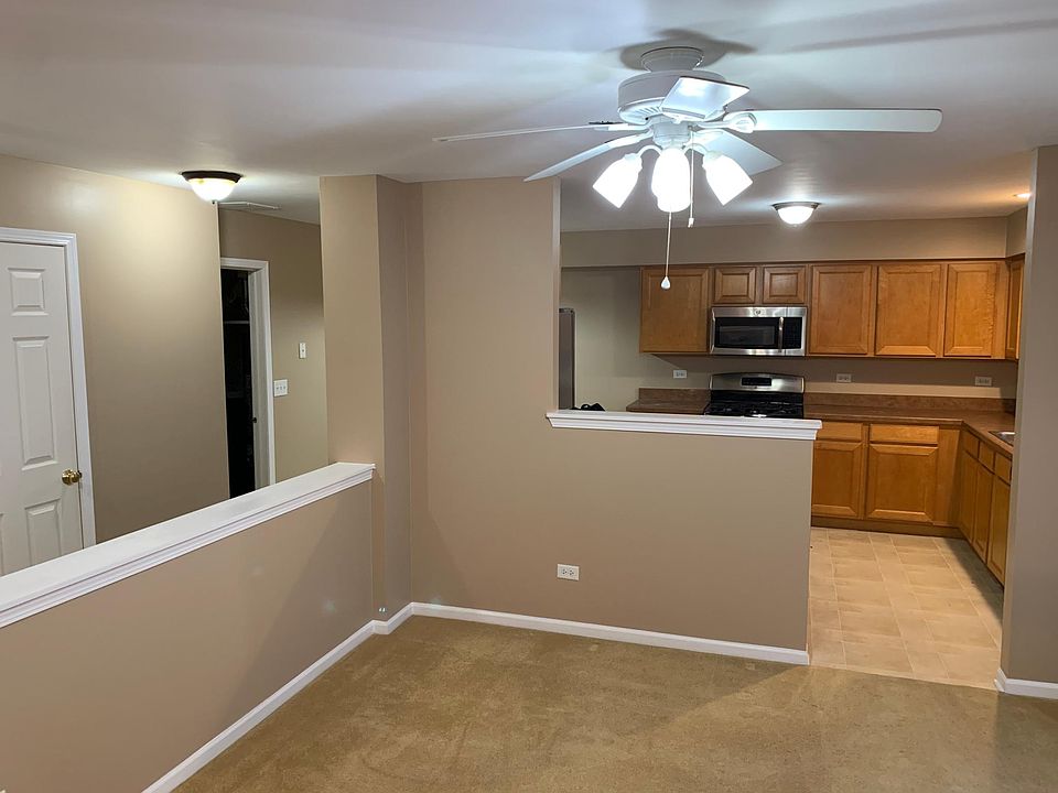Dining Area & Kitchen