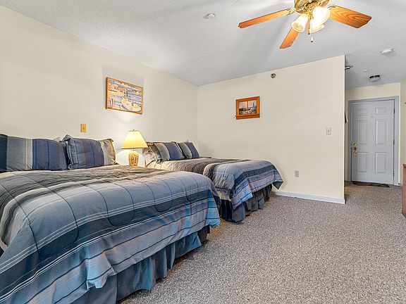 4th image of 1762 Post Road #138
