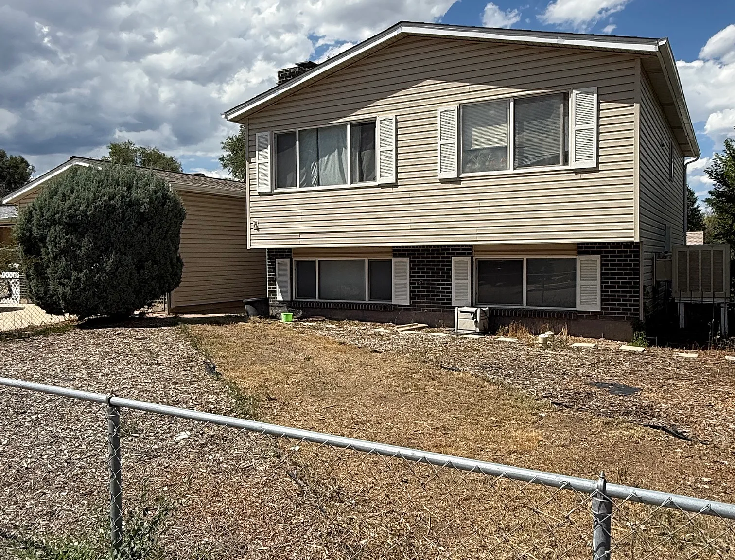 4 bed, 1647 sqft, $2,425 — Photo 3