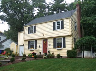 16 Gifford Rd, West Hartford, CT 06119