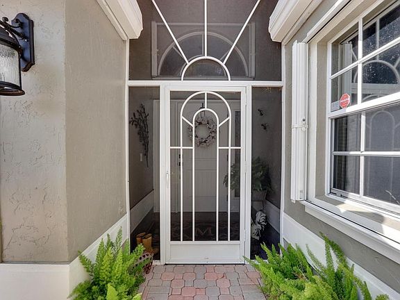 4th image of 7752 Edinburough Ln