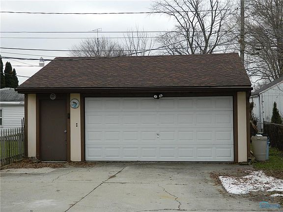 2nd image of 221 Farnstead Dr