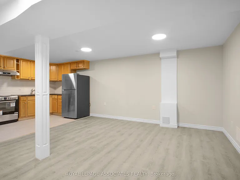 6120 Clover Ridge Cres #BASEMENT — Photo 3