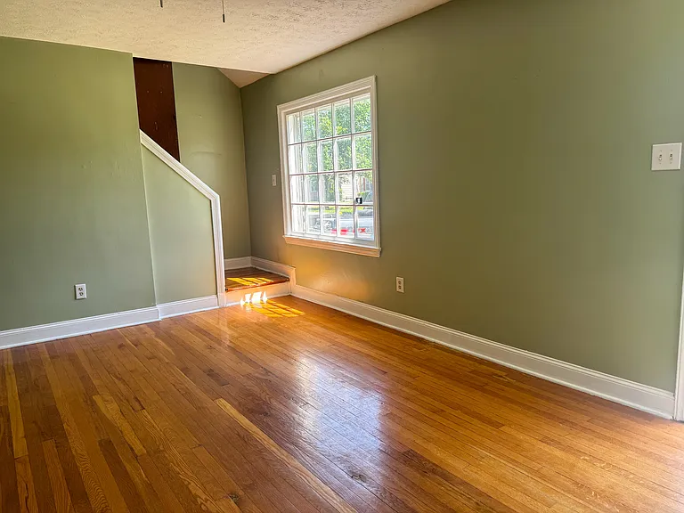 221 Inverness Ave — Photo 3