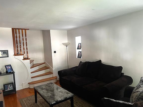 2nd image of 3026 N Sayre Ave