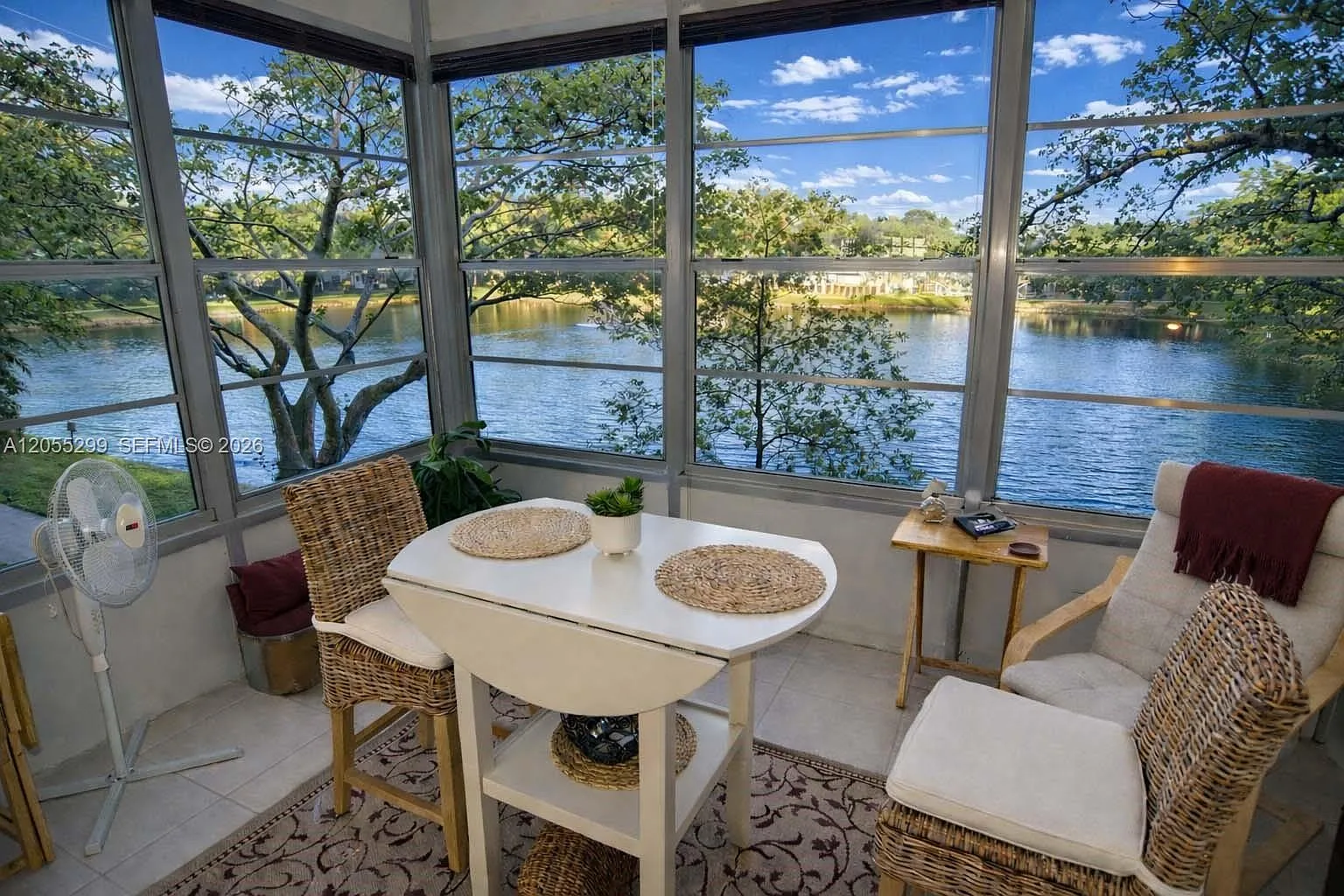 Ficus Gardens Condo — Photo 1