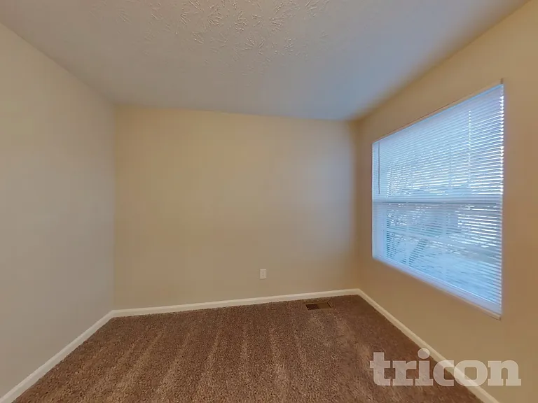 2027 Shadow Creek Blvd — Photo 12