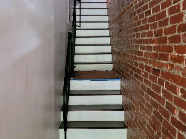 705 S 52nd St, Philadelphia, PA 19143