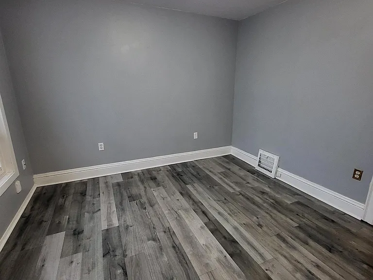 448 Arnley St #3 — Photo 5