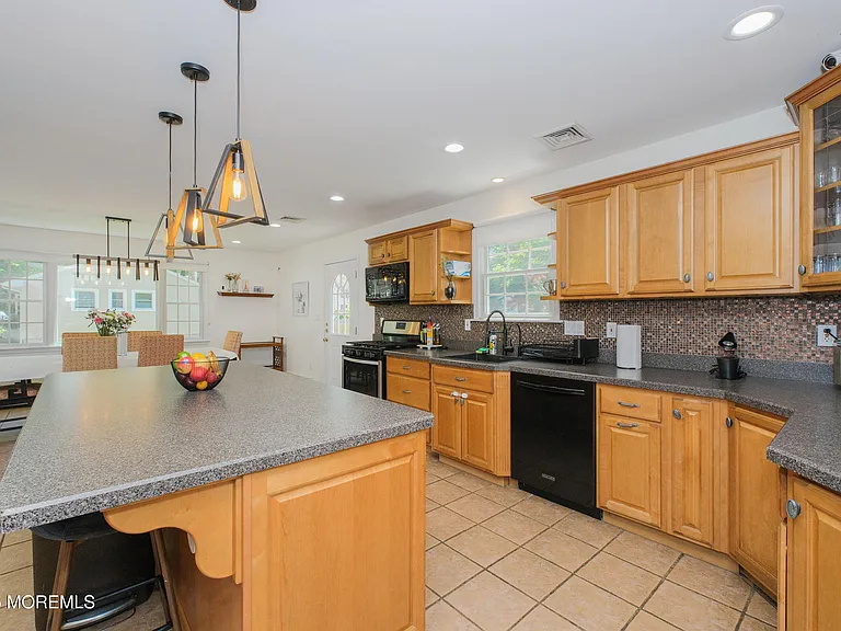 209 Woodcrest Rd — Photo 11