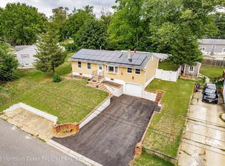 26 Adelphi Rd, South Toms River, NJ 08757