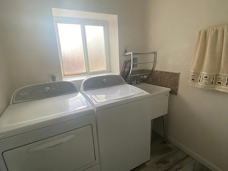 325 Catalina Dr — Photo 33