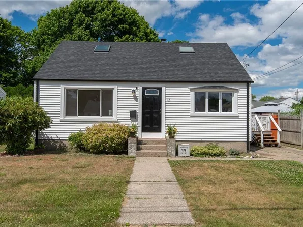 15 Gage St, Warwick, RI 02889