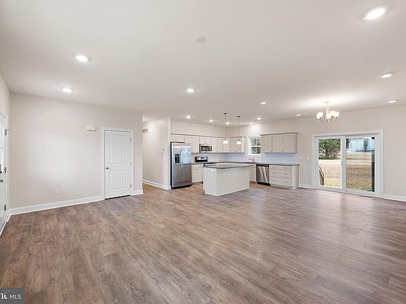 4th image of 4438 Paradise Alley Rd