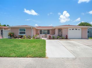 9608 Lakeside Ln, Port Richey, FL 34668