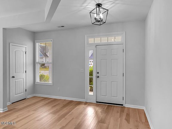 5th image of 579 Heartwood Drive
