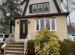 95 South Dr, Valley Stream, NY 11581